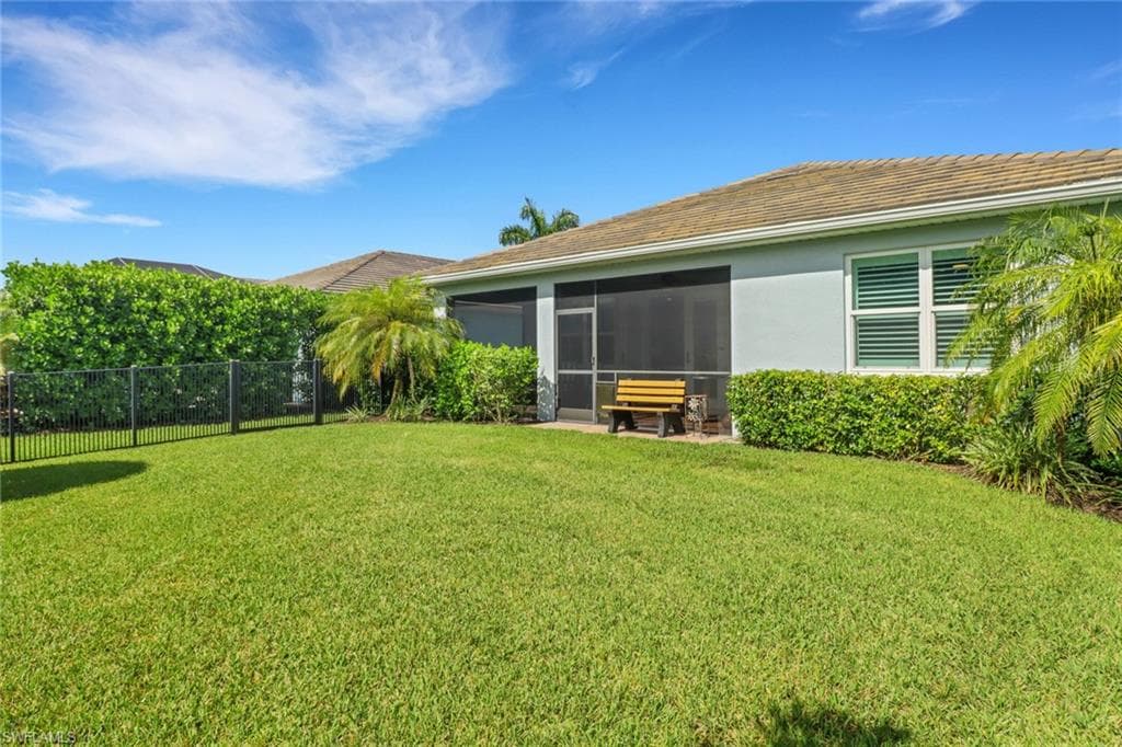 14594 Tropical Dr, Naples, FL 34114-15