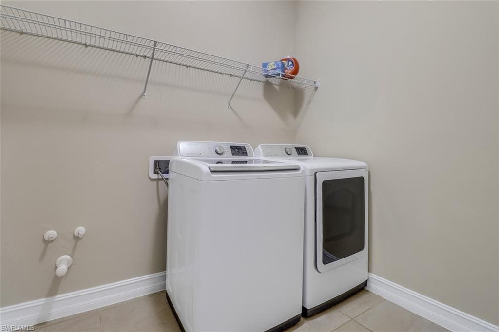 14594 Tropical Dr, Naples, FL 34114-24