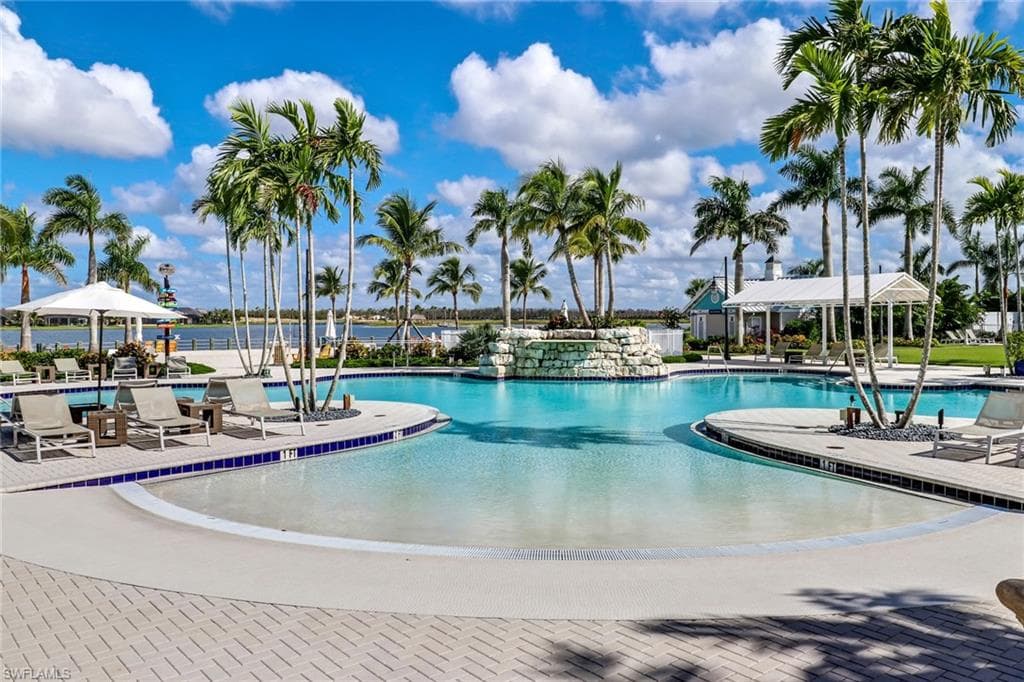 14594 Tropical Dr, Naples, FL 34114-27