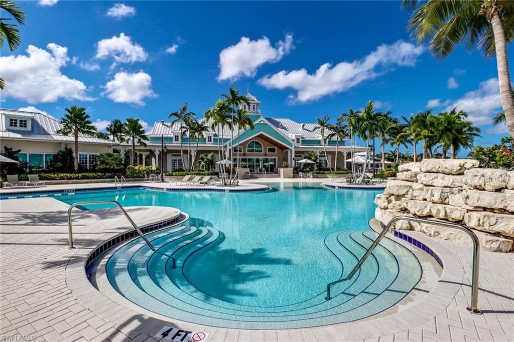 14594 Tropical Dr, Naples, FL 34114-44