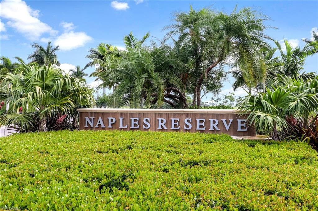 14594 Tropical Dr, Naples, FL 34114-45