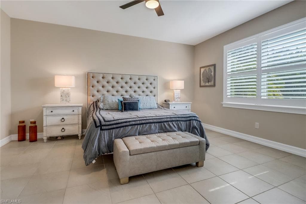 14594 Tropical Dr, Naples, FL 34114-5