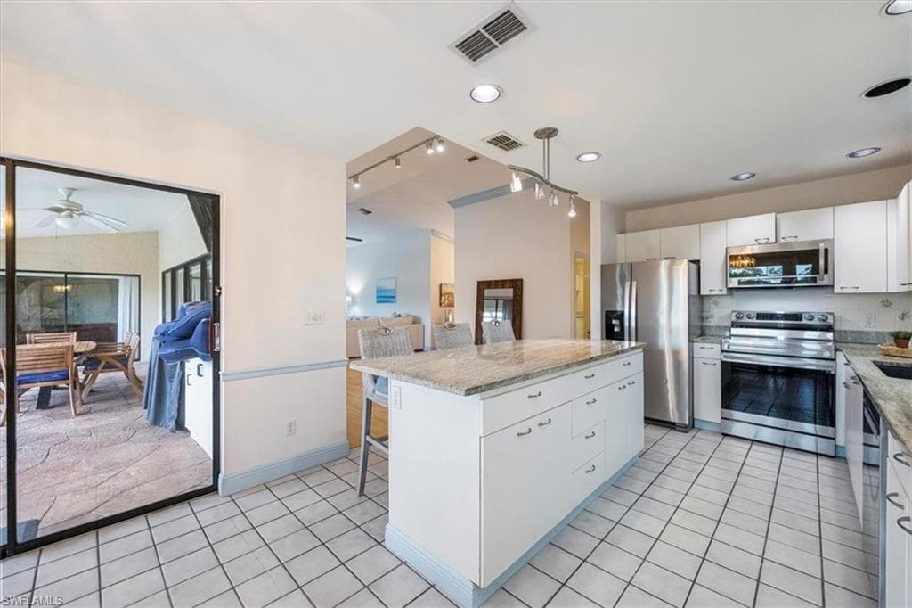 4151 Royal Wood Blvd, Naples, FL 34112-10