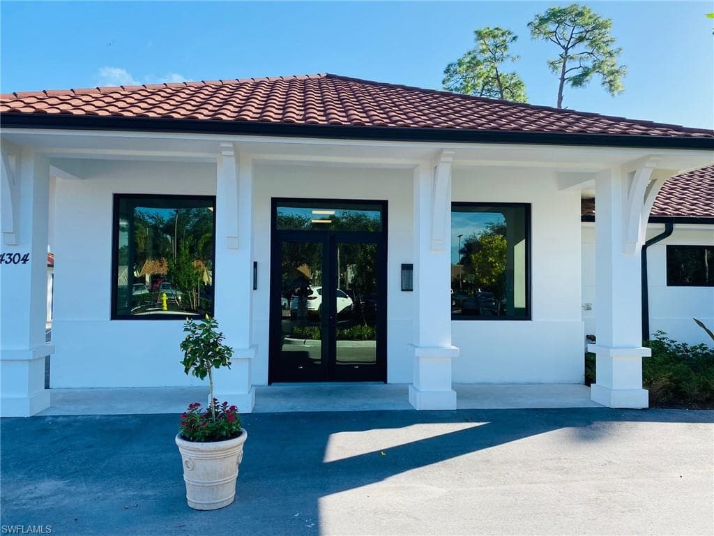 4151 Royal Wood Blvd, Naples, FL 34112-41