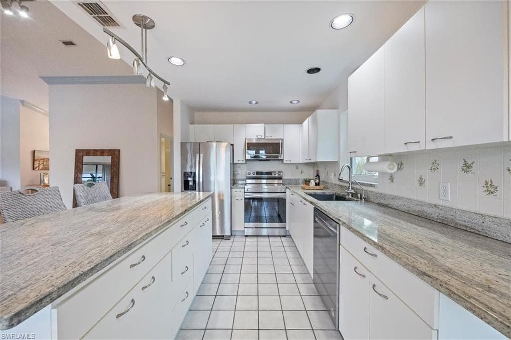 4151 Royal Wood Blvd, Naples, FL 34112-8