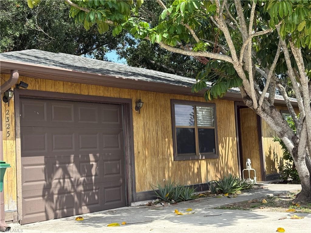 2325 55th Ter SW, Naples, FL 34116-20