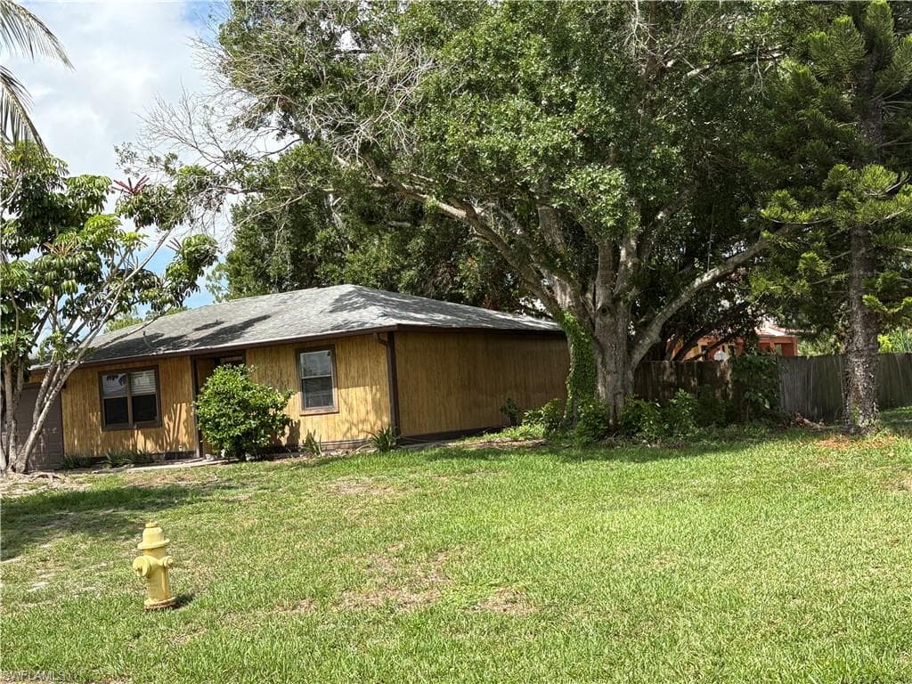 2325 55th Ter SW, Naples, FL 34116-23