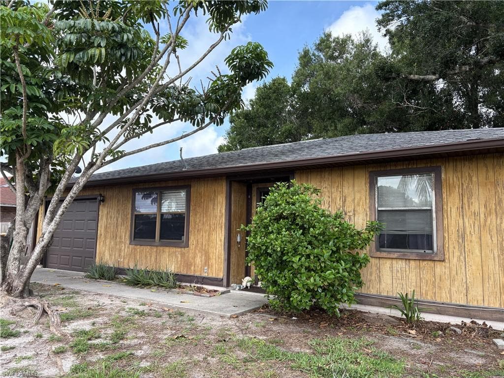 2325 55th Ter SW, Naples, FL 34116-3