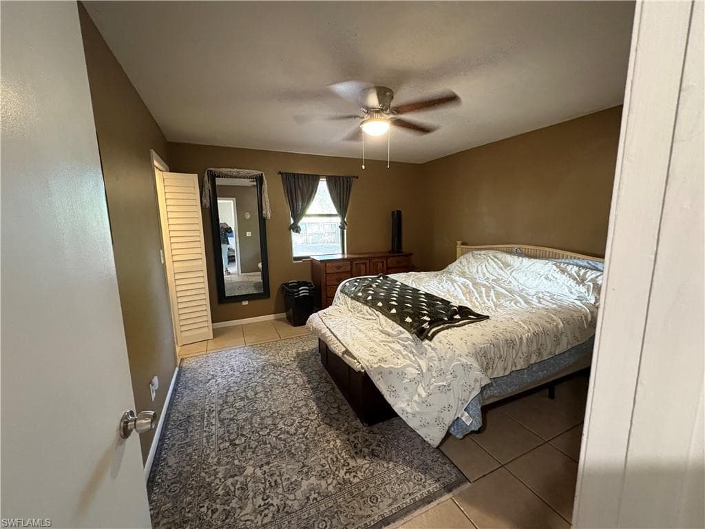 2325 55th Ter SW, Naples, FL 34116-5