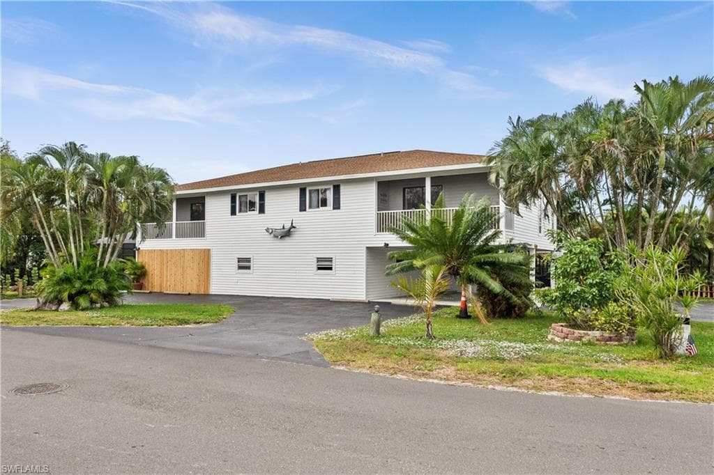 4805 Gary Rd, Bonita Springs, FL 34134-1