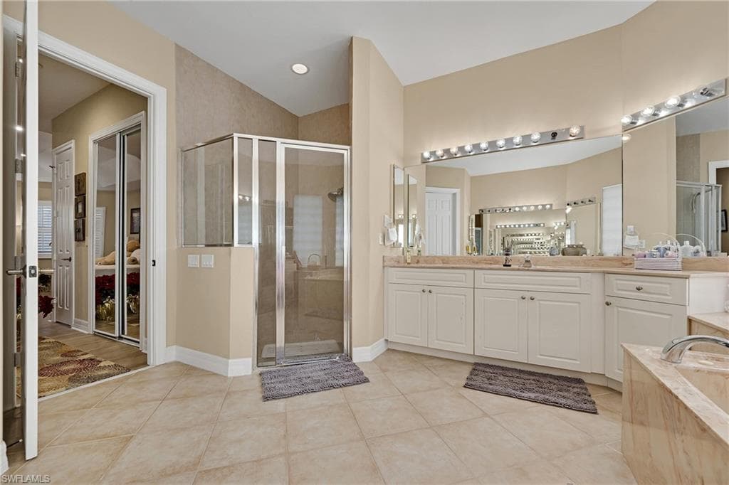 1640 Golden Gate Blvd W, Naples, FL 34117-28