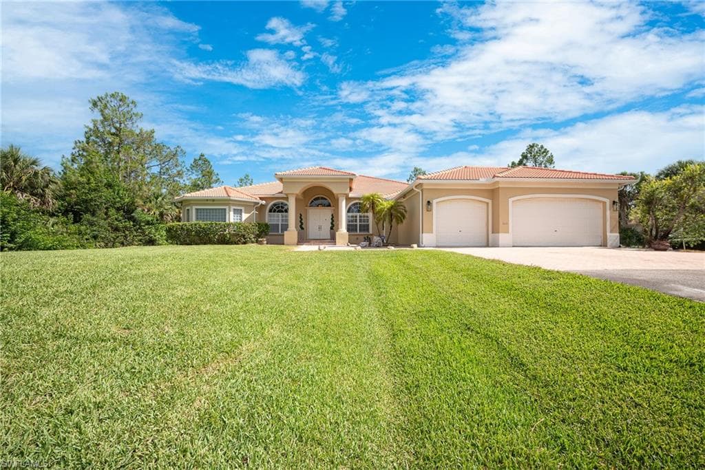 1640 Golden Gate Blvd W, Naples, FL 34117-7