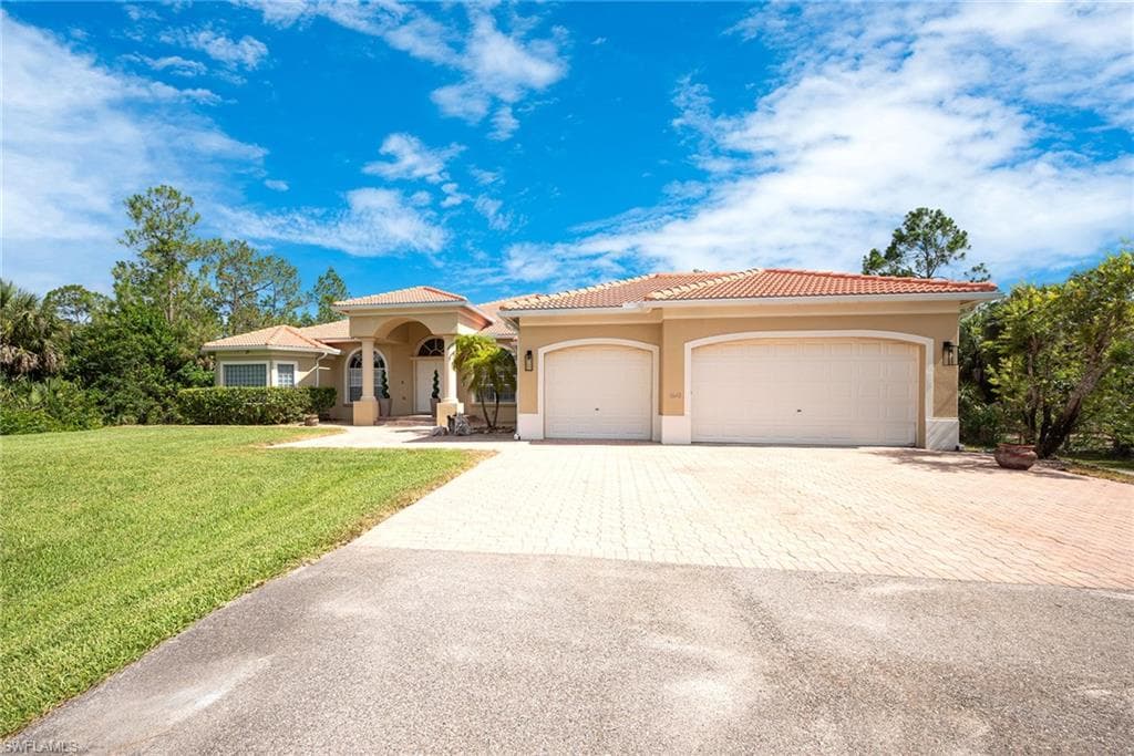 1640 Golden Gate Blvd W, Naples, FL 34117-8