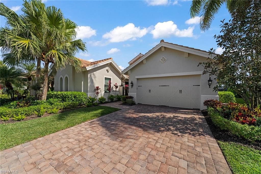 11950 Heather Woods Ct, Naples, FL 34120-25