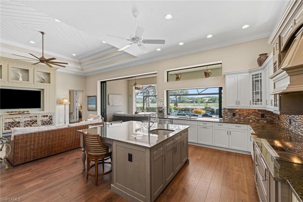 11950 Heather Woods Ct, Naples, FL 34120-8