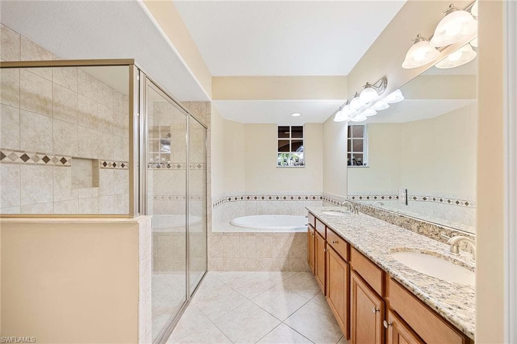 6637 Alden Woods Cir 102, Naples, FL 34113-14