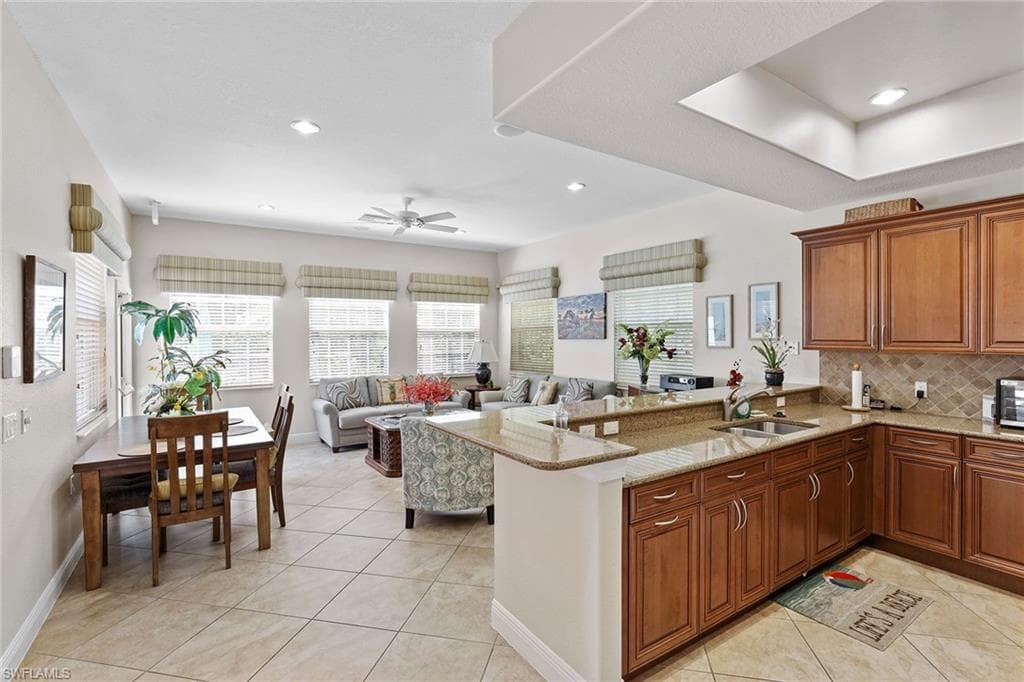 6637 Alden Woods Cir 102, Naples, FL 34113-29