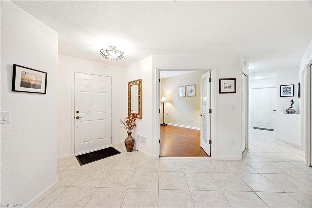 6637 Alden Woods Cir 102, Naples, FL 34113-5