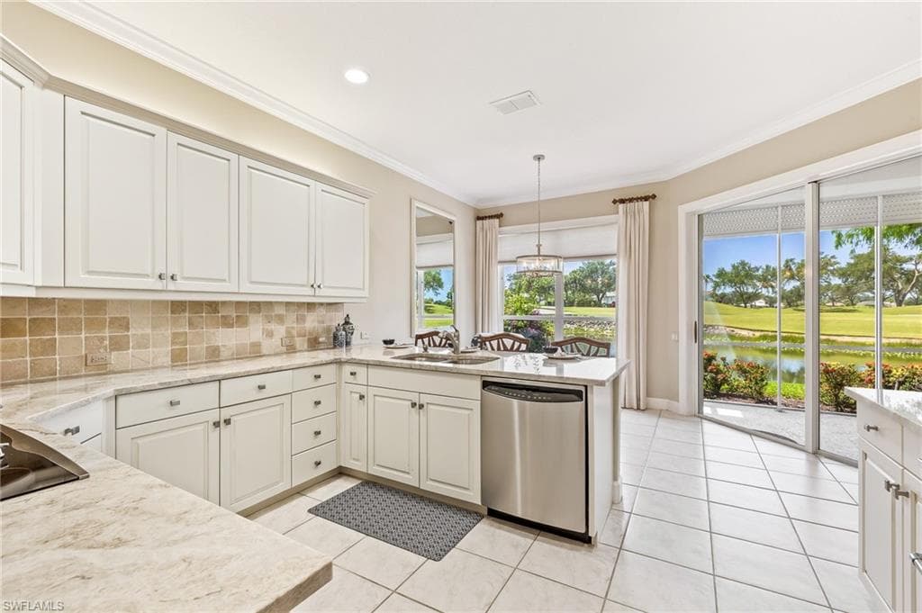 3051 Lancaster Dr 2, Naples, FL 34105-9