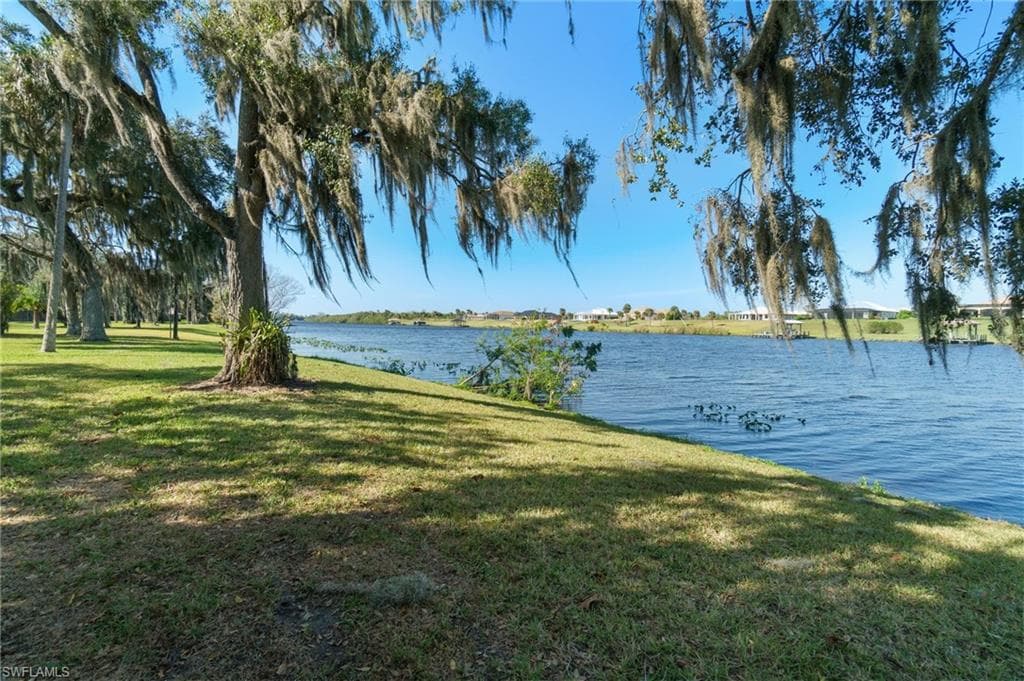 639 Rope Bend Dr, Labelle, FL 33935-5