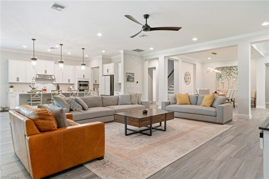 3725 Helmsman Dr, Naples, FL 34120-12