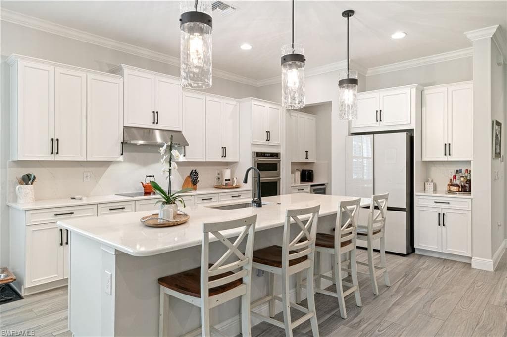 3725 Helmsman Dr, Naples, FL 34120-16
