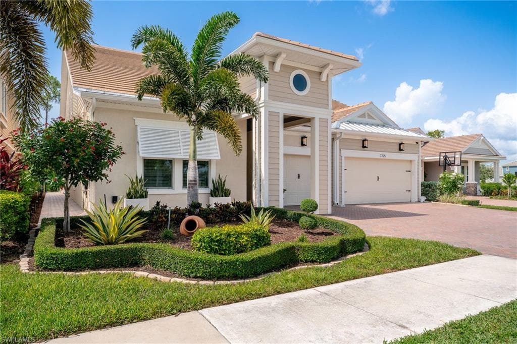 3725 Helmsman Dr, Naples, FL 34120-1