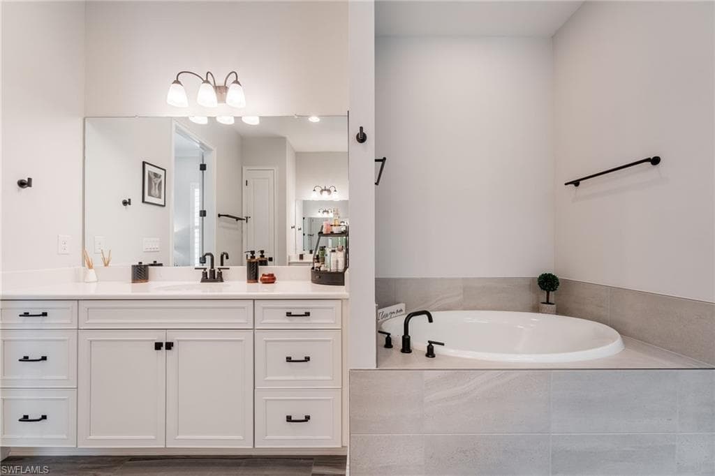 3725 Helmsman Dr, Naples, FL 34120-24