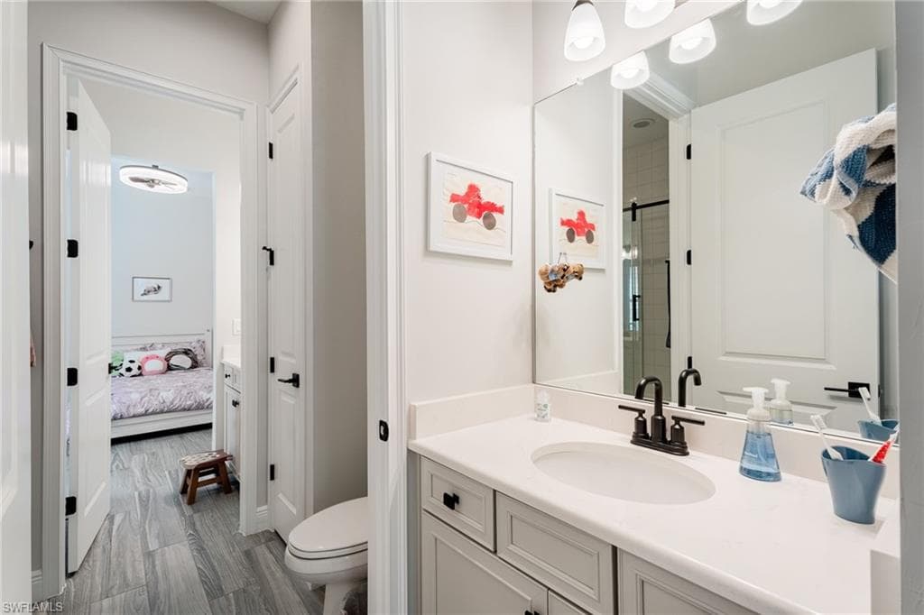 3725 Helmsman Dr, Naples, FL 34120-27