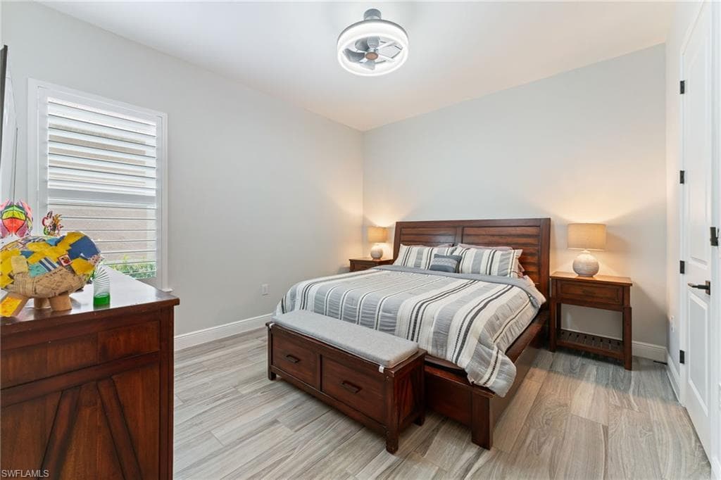 3725 Helmsman Dr, Naples, FL 34120-30