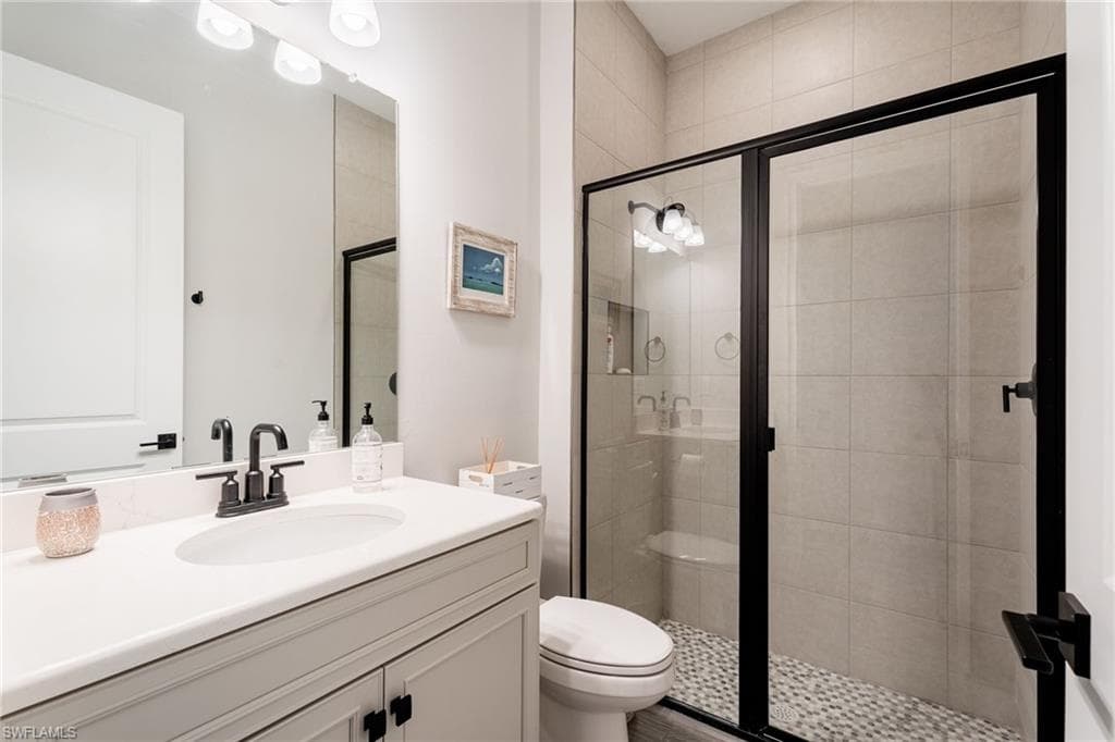 3725 Helmsman Dr, Naples, FL 34120-32