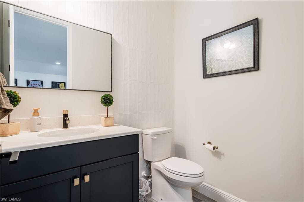 3725 Helmsman Dr, Naples, FL 34120-38