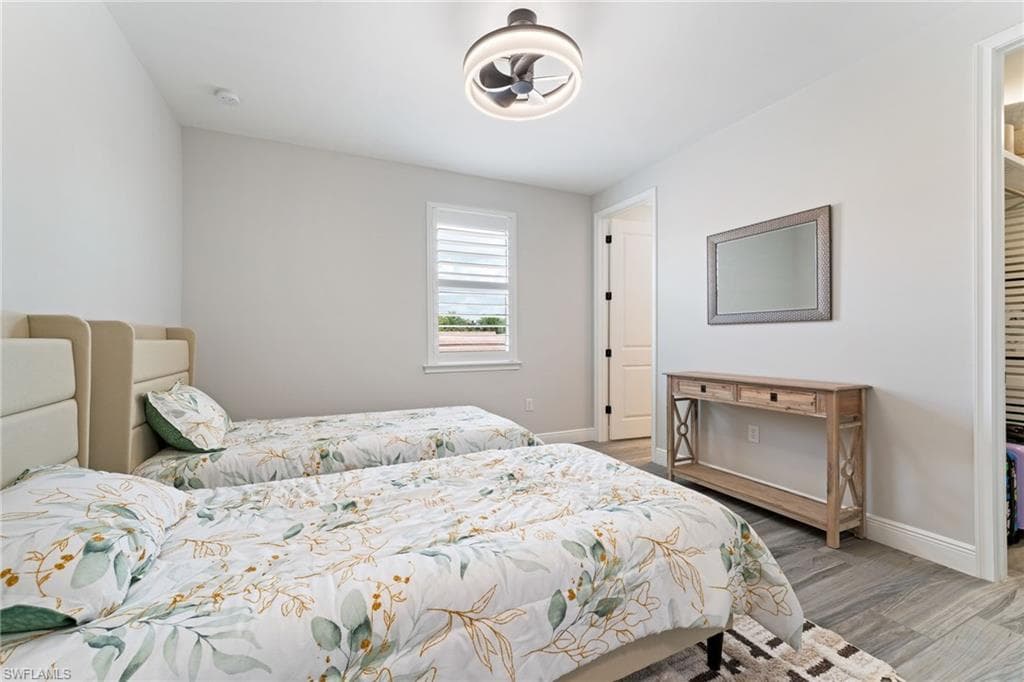 3725 Helmsman Dr, Naples, FL 34120-39