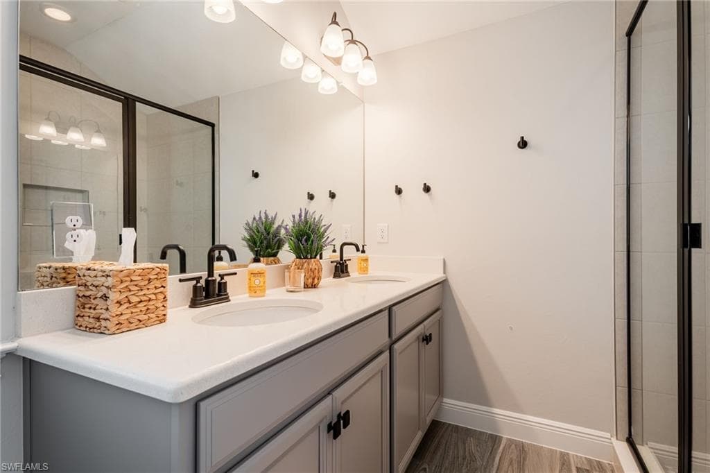 3725 Helmsman Dr, Naples, FL 34120-41