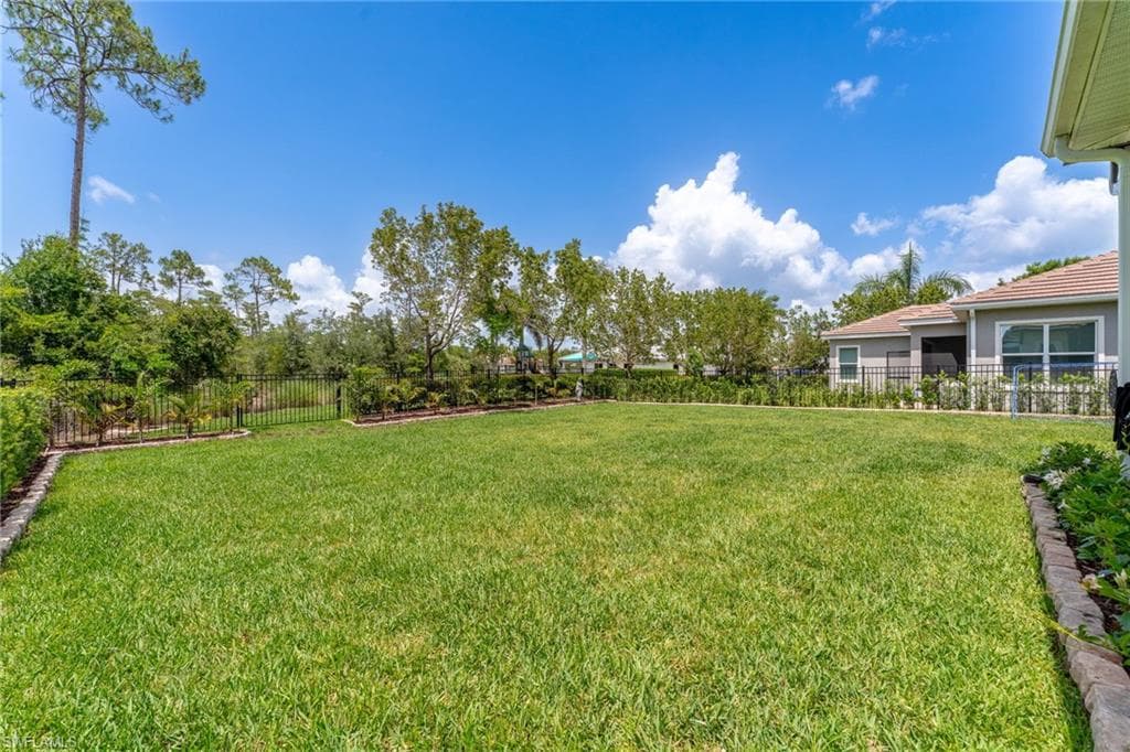 3725 Helmsman Dr, Naples, FL 34120-46