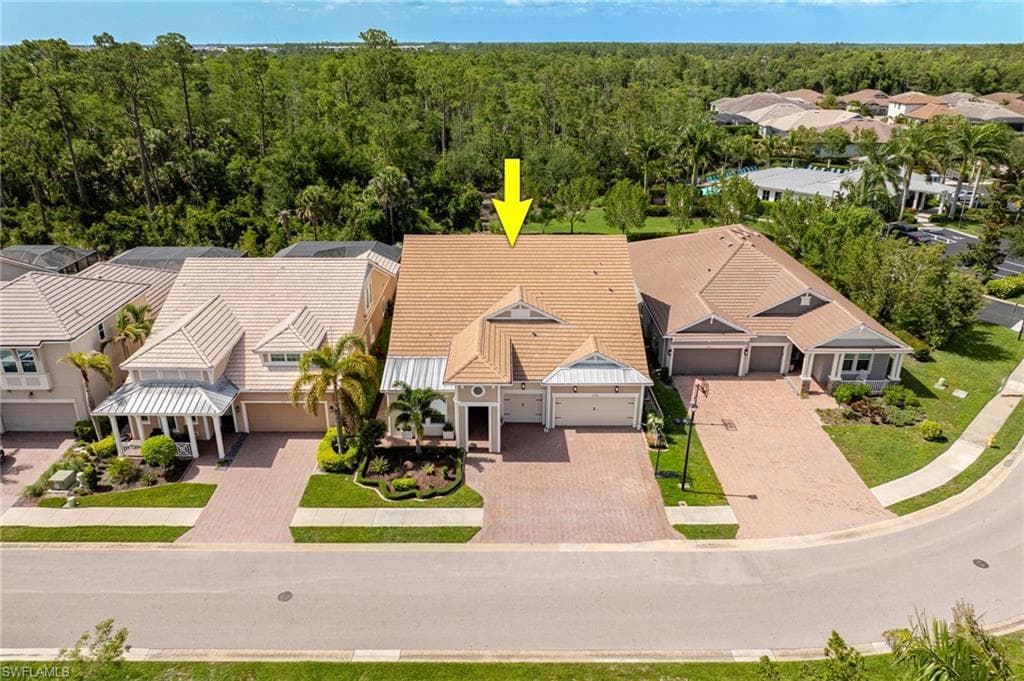 3725 Helmsman Dr, Naples, FL 34120-47