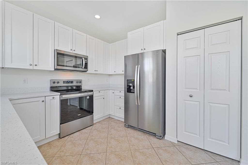 11097 Yellow Poplar Dr, Fort Myers, FL 33913-18