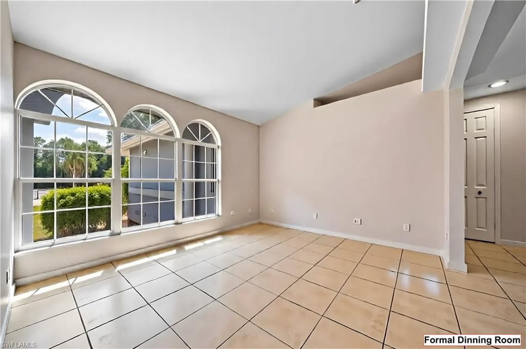 1321 8th St NE, Naples, FL 34120-9