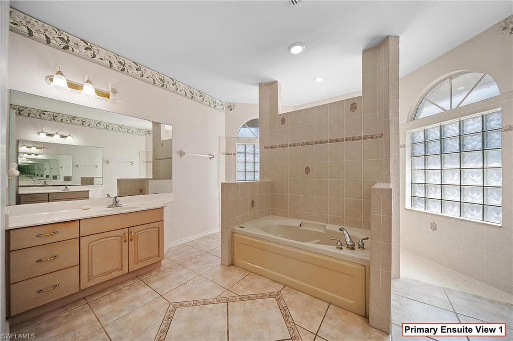 1321 8th St NE, Naples, FL 34120-17