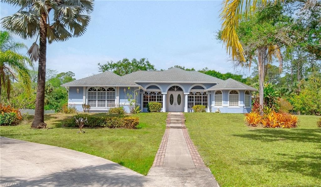 1321 8th St NE, Naples, FL 34120-3