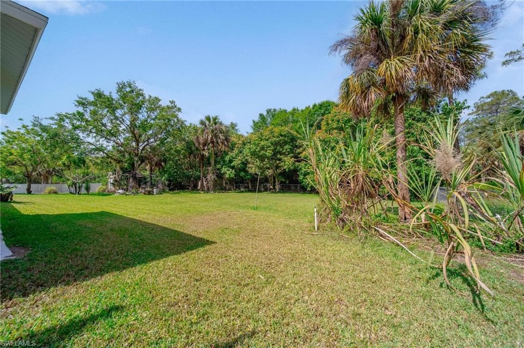 1321 8th St NE, Naples, FL 34120-44