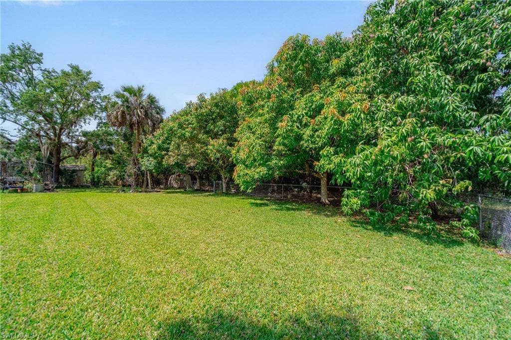 1321 8th St NE, Naples, FL 34120-45