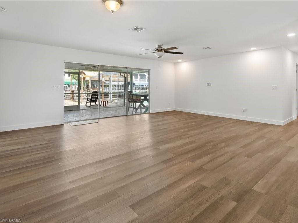 27261 Galleon Dr, Bonita Springs, FL 34135-8