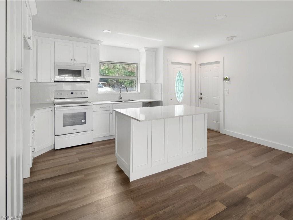 27261 Galleon Dr, Bonita Springs, FL 34135-13