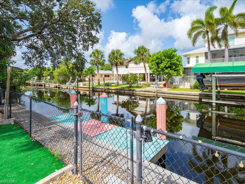 27261 Galleon Dr, Bonita Springs, FL 34135-26