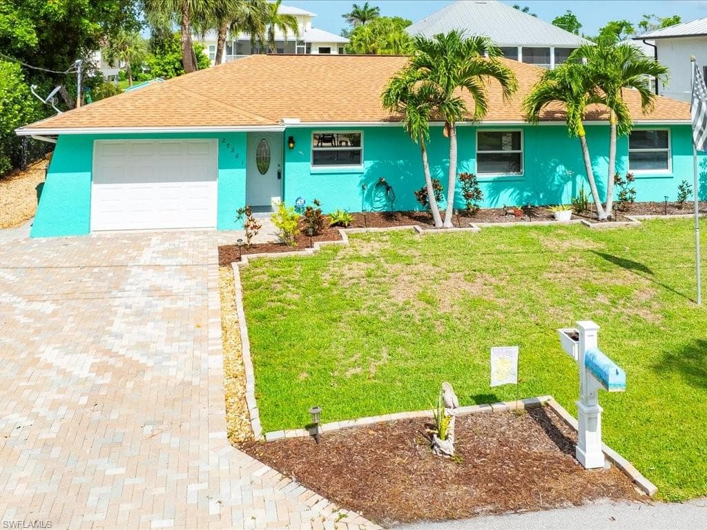 27261 Galleon Dr, Bonita Springs, FL 34135-6