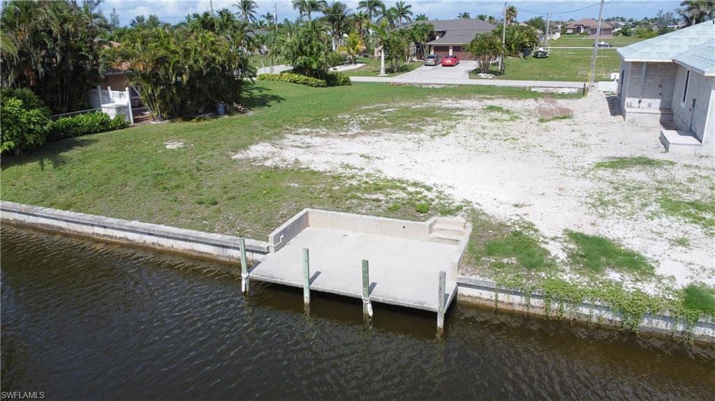 1905 32nd Ct, Cape Coral, FL 33993-1