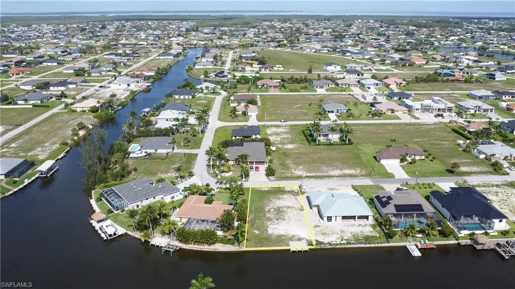 1905 32nd Ct, Cape Coral, FL 33993-3