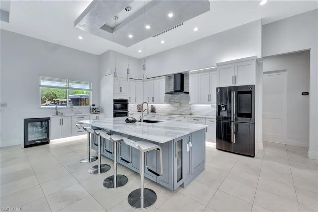140 37th Ave NW, Naples, FL 34120-11