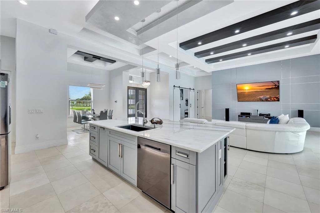 140 37th Ave NW, Naples, FL 34120-13
